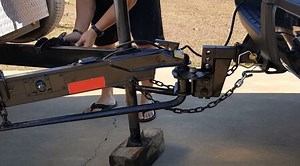 How to Setup a Weight Distribution Hitch? (Step by Step) - HitchSpecialist.com to know more about Hitch Selection for your automotives
