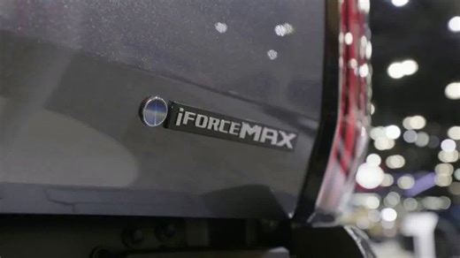 Toyota Tundra TV Spot, 'Holidays: Cambiaría mi trineo por una Tundra' [T1]