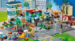 New LEGO CITY sets showcased in television advert
