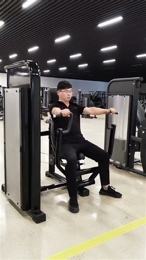 Seated chest press machine for efficient chest muscle training#chestworkout #chestpress #equipment