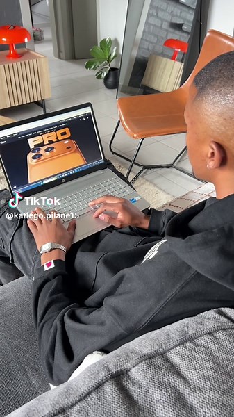 Upgraded from the iPhone 14 to the iPhone 17.. and somehow walked out with the last one in store. Orange wasn't the plan, but the plan chose me.📱🍊 #new #iphone #17 #pro