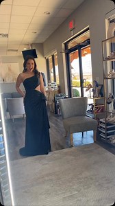 3.1K views · 53 reactions | Proms are starting THIS weekend朗 Shop now to find your dream dress before it’s too late! We are open today 12-6拾 • • • #prom #promdress | Glitz & Gowns | Facebook