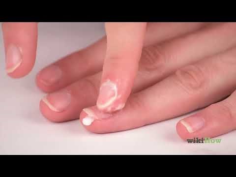 How to Clean Your Fingernails