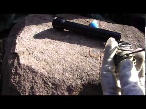 How to disassemble and replace bulb MagLite flashlight