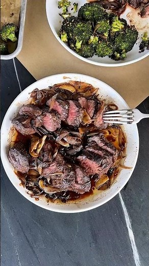 Pan-Seared Hanger Steak with Garlic and Thyme
