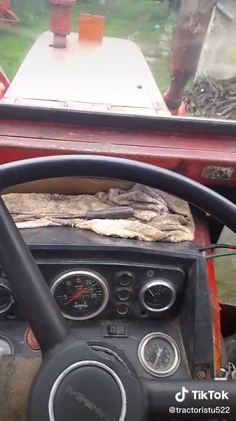Exploring a Tractor's Dashboard and Steering Features