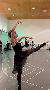 Did you know that many operas also feature dancers? In this exclusive behind-the-scenes look with Linda Gelinas, Dance Supervisor, we are brought directly into an early-season dance class as the Dancers of the Met prepare for the 2022–23 season. They can’t wait to see you back in the house! | The Metropolitan Opera