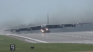 Watch a B-52 Bomber Impressively Slide to the Right in a Crosswind Takeoff