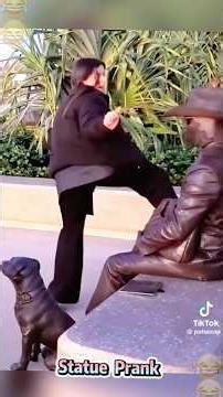 Live Statue Prank #funny #comedy #prank #scared #lol #gotcha #fyp #laugh #laughter #fun #fyi #scary