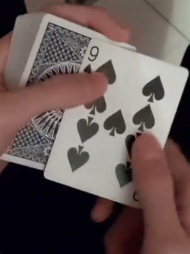 Infinity Move: A Visual Delight in Cardistry