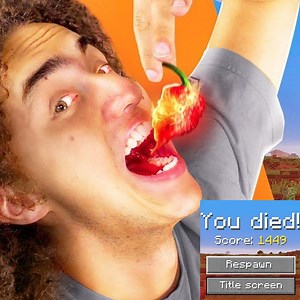 Eating SPICY CHILLIES Every time I Take DAMAGE in Minecraft w/ Tiger | Kwebbelkop