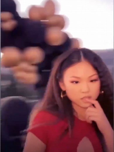 Lulu Chu: Asian Pornstar Claw Machine Adventure