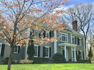 Find your new home: walk to train, school & downtown Darien, CT