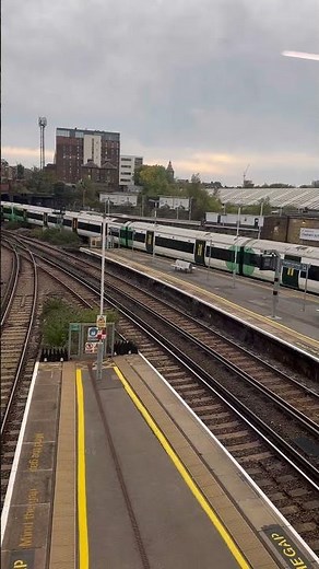 Lots of Trains at Clapham Junction