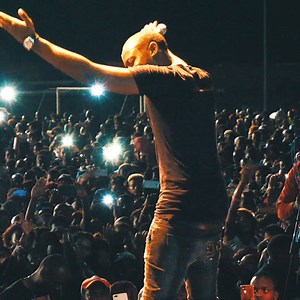 « GENTLEMAN 2.0 RÉÉDITION » Disponible le 5 Octobre 2018. Toujours du mal à me retenir, donc je vous offre 10 nouveaux titres !!! L’histoire continue... #OnAJamaisFini #JaiToujoursLeMeilleurPublic T O R N A D O 🌪 | Dadju