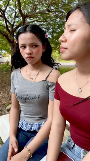 Helping My Girlfriend with Love ❤️🥰 | Sweet & Lovely Moments #HelpMyGirlfriend #LovelyMoments