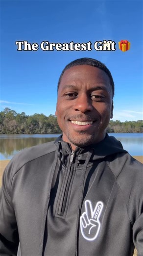 Dr. Bobby Price - Detox Specialist on Instagram: "Give yourself and someone you love the greatest gift HEALTH! www.drbobbyprice.com www.iheartfruitbox.com"