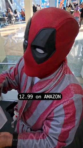 ZIR on Instagram: "So excited to meet Deadpool @criticalhealer I can't even find the words! 😬 #deadpool #cosplay #comiccon"