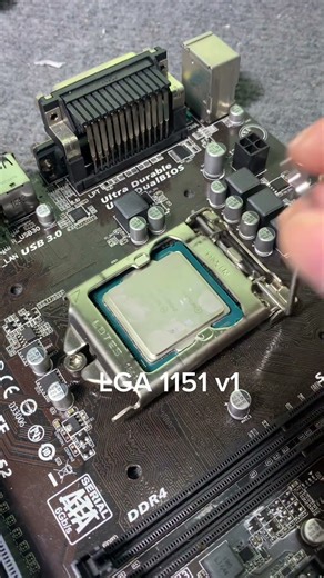 LGA 1151 vs LGA 2011 CPU installation #shorts