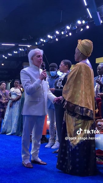 Pastor Benny Hinn Prays for the Queen of Baganda