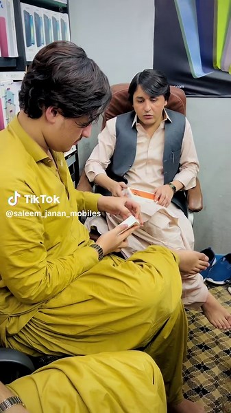 iPhone 17 Pro Max 1TB Unboxing - Cosmic Orange Edition