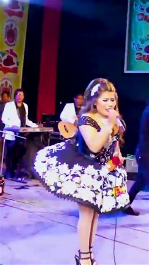 Yolanda Ivon Live Concert Mix Salay Performance