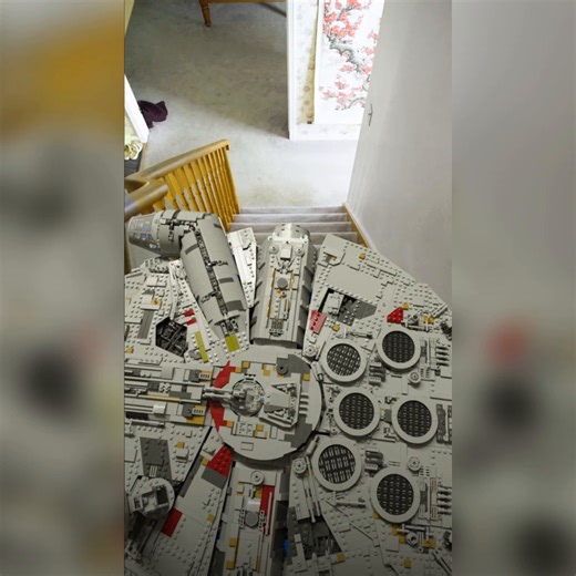 774K views · 1.9K reactions | Just Joshing’s videos break brains 易 → yt.be/tRr1e | YouTube | Facebook