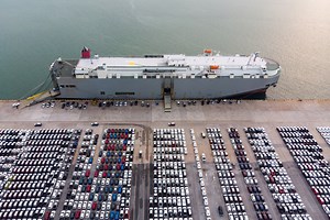 Car carrier as special ship - How does it work?