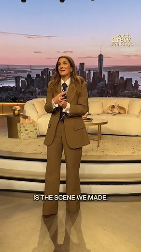 806K views · 17K reactions | Drew reveals how she was able to make herself cry while shooting the opening scene of 'Scream.' | The Drew Barrymore Show | Facebook