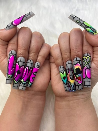 1.4M views · 80K reactions | Valentines graffiti art ️️️‍‍‍Up coming nail classes 2 Days Nail Workshop Detroit, MI March 24 & 25 San Diego April 13 & 14 Dallas, Texas May 11 & 12 DM FOR MORE INFO ❗️❗️❗️️ CODE: Vy10 to get 10% off shopping at @ndsbeautypro | nailprofessorv | Facebook