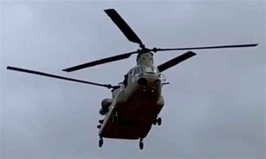 55K views · 1.8K reactions | Supplies from the skies  Getting supplies in the field is only part of the job – see what happens once they’re dropped off by Chinook during Ex Brolga Run 24  CPL Guy Sadler | Australian Army | Facebook