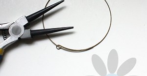 Jewelry Making for Beginners Part 10: Using Memory Wire