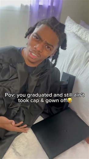 How 🥷’s never take graduation clothes off after graduating
