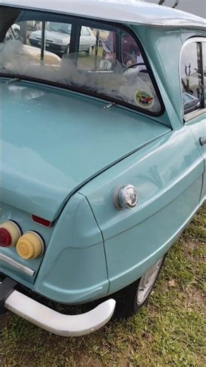 Citroen ami 6 au salon auto rétro organiser par Périgueux auto rétro a Périgueux