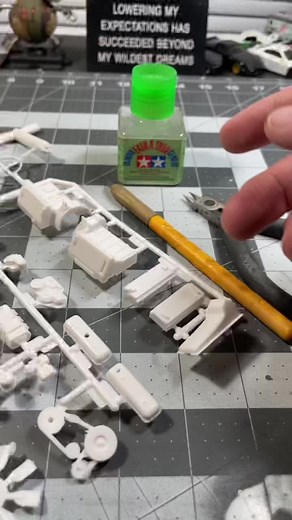 How to Use Scale Modeling Tools: Sprue Cutters and Hobby Knife Techniques