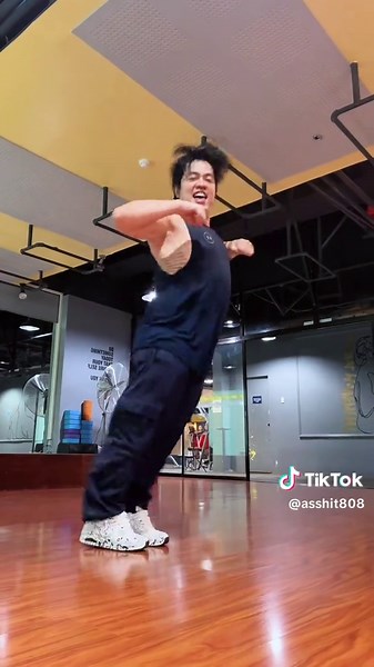 Streetboys Dance Moves from the 90s Unleashed