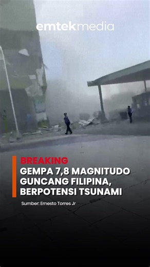 Gempa M 7,8 mengguncang Filipina Selatan pada Senin pagi. PTWC memperingatkan potensi tsunami hingga 3 meter di Filipina dan hingga 1 meter di sejumlah wilayah pesisir Indonesia dan Malaysia. 📹 Ernesto Torres Jr/AP #newssctv #liputan6sctv #breaking #filipina #ptwc #tsunami