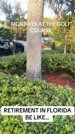 Another day on the golf course in Florida 😭😭 #golf #golftok #golftiktok #fyp (Via @alec_will_golf)