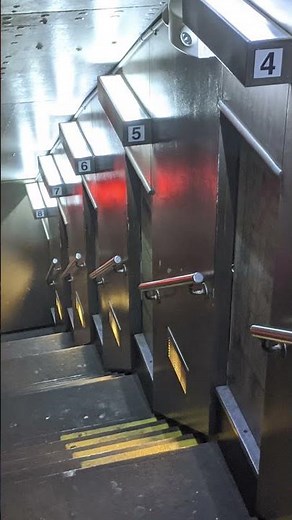 How the Gateway Arch Trams Work