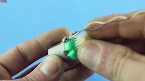 How to Make a Magnet Motor Generator Light Bulbs