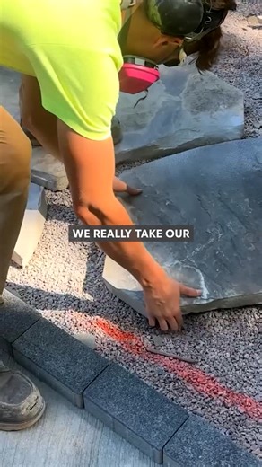 Hardscape Mentor | Hardscaping Training & Education on Instagram: "It's all in the details ⚡️ • Become a member and access our flagstone tutorials at hardscapementor.com • #hardscapetraining #hardscape #hardscaping #flagstone #hardscapedesign"