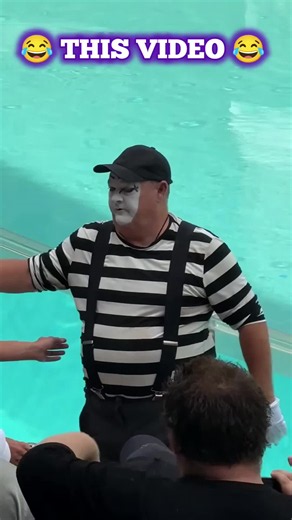 Mime SeaWorld performance by Tom the Mime