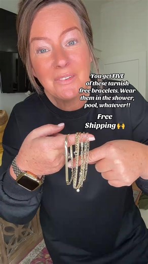 I wasn’t expecting compliments… but every time I wear this stack, someone says something. Simple, classic, just enough to catch the eye. ✨ 40% off today only. | Veinci