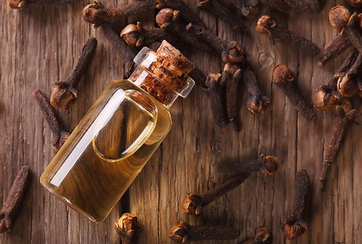 11 Home Remedies to Manage Tooth Decay & Cavities