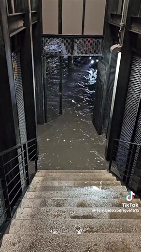 1.2K views | Así la noche se ayer sobre la estación del metrobus línea 11 estación Cuauhtémoc sobre la México-Puebla dirección Puebla. 31 de mayo del 2025 | Colonia Jardin. Valle de Chalco | Facebook