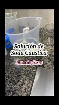 ¿Cómo preparar una solución de soda cáustica en el área de proceso? 🧪👩🏼‍🔬 #detergente #química