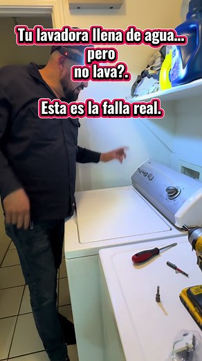 🚨 TU LAVADORA LLENA PERO NO LAVA Si tu lavadora Whirlpool llena de agua pero no lava, NO compres partes todavía. Aquí te muestro la falla real y cómo repararla paso a paso. Este problema es más común de lo que crees y puede ahorrarte cientos de dólares 💸 Tu lavadora llena de agua… pero no lava. Antes de gastar dinero, mira esta falla. Aquí está el problema real y cómo se repara. #appliancerepair #washerrepair #whirlpoolwasher #homerepairs #savemoney