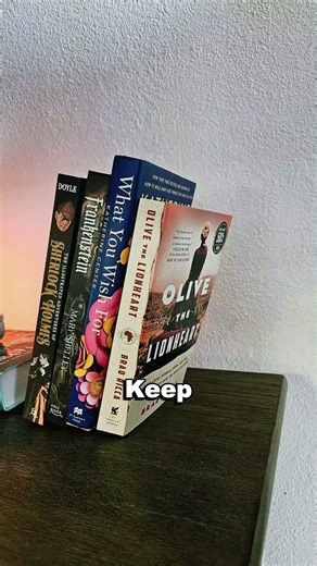 These Books Aren’t Falling… and It Looks Impossible 😳