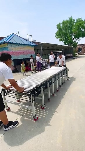 ‏Roller conveyor belt, movable and deformable,#tiktok #conveyor