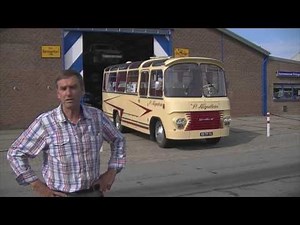 Piet Kapitein en zijn Daf bus uit 1964